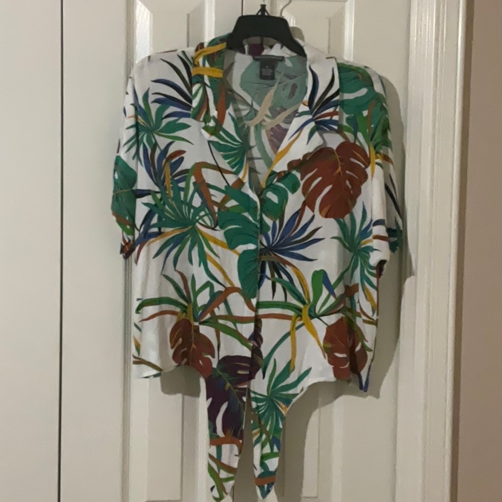 Chelsea & Theodore Multicolor Leaf Print Shirt